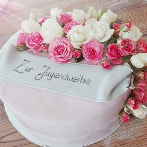 torte-zur-jugendweihe-1-20200815-1657832136B5C25DEA-8904-582A-F121-6474A12D35CA.jpg